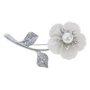 Brož stříbrná květina s kamínky a perličkou - 6cm Clayre & Eef