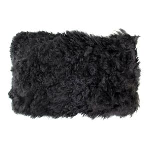 Černý polštář z dlouhé ovčí kůže  - 50*30*10cm